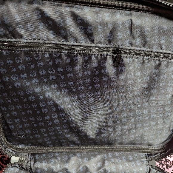 Kiss hologram glamlite makeup bag - Picture 5 of 6
